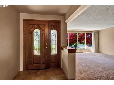 925 Ascot Drive Eugene OR 97401