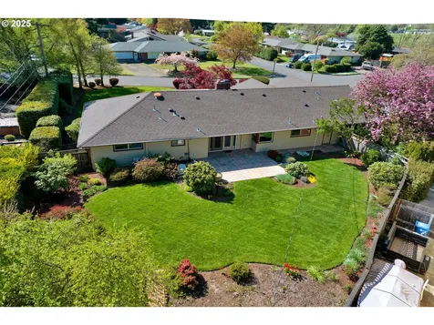 925 Ascot Drive Eugene OR 97401