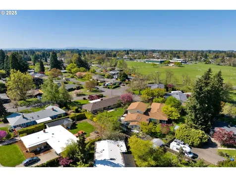 925 Ascot Drive Eugene OR 97401