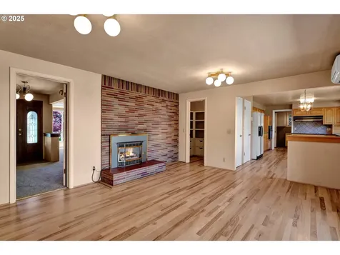 925 Ascot Drive Eugene OR 97401