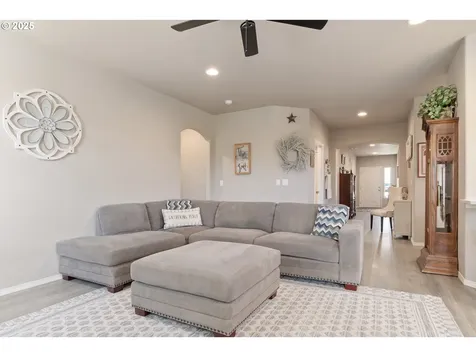 275 Rockcrest Drive Lowell OR 97452