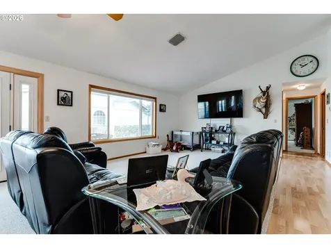 4608 Holly Street Springfield OR 97478