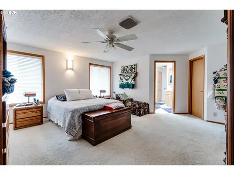 4608 Holly Street Springfield OR 97478
