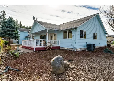 4608 Holly Street Springfield OR 97478