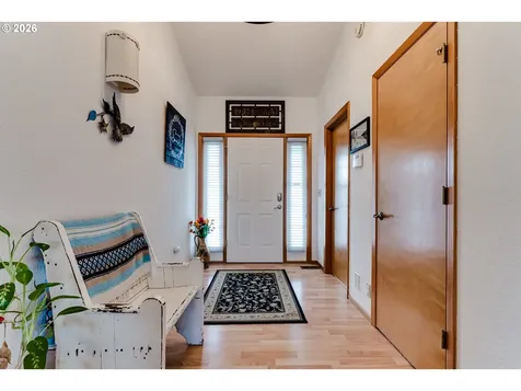 4608 Holly Street Springfield OR 97478