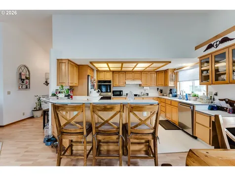4608 Holly Street Springfield OR 97478