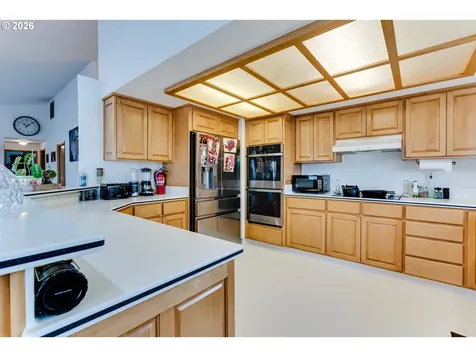 4608 Holly Street Springfield OR 97478