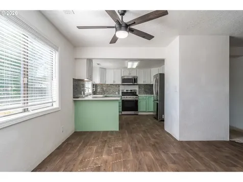 110 NE Kirby Avenue Roseburg OR 97470