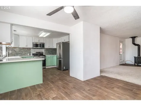 110 NE Kirby Avenue Roseburg OR 97470