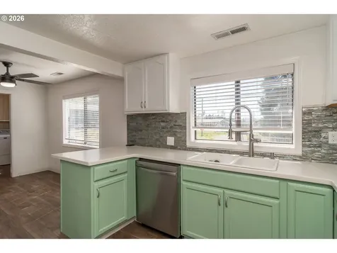 110 NE Kirby Avenue Roseburg OR 97470