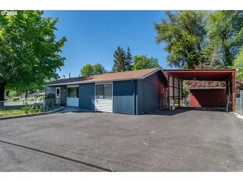 110 NE Kirby Avenue Roseburg OR 97470