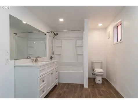110 NE Kirby Avenue Roseburg OR 97470