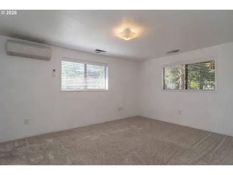 110 NE Kirby Avenue Roseburg OR 97470