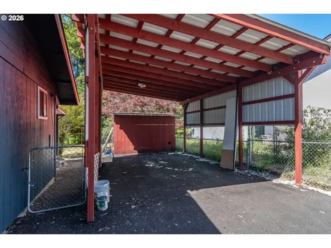110 NE Kirby Avenue Roseburg OR 97470