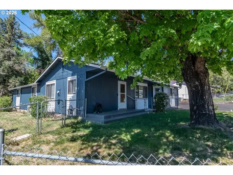 110 NE Kirby Avenue Roseburg OR 97470