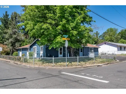 110 NE Kirby Avenue Roseburg OR 97470