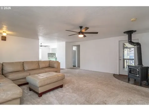110 NE Kirby Avenue Roseburg OR 97470