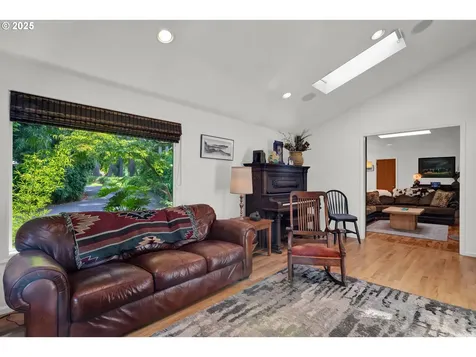85276 Glenada Road Florence OR 97439