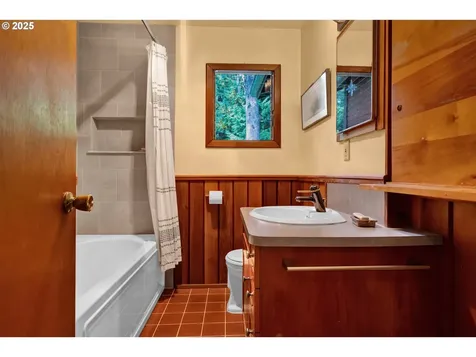 85276 Glenada Road Florence OR 97439