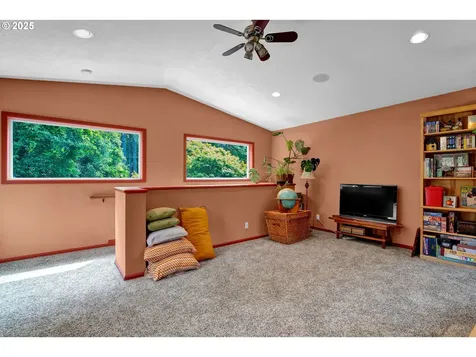 85276 Glenada Road Florence OR 97439
