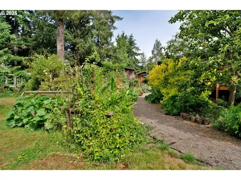 85276 Glenada Road Florence OR 97439