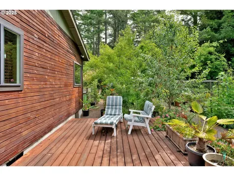 85276 Glenada Road Florence OR 97439