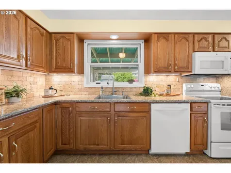 1831 NE 142nd Avenue Portland OR 97230