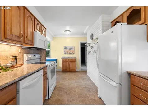 1831 NE 142nd Avenue Portland OR 97230