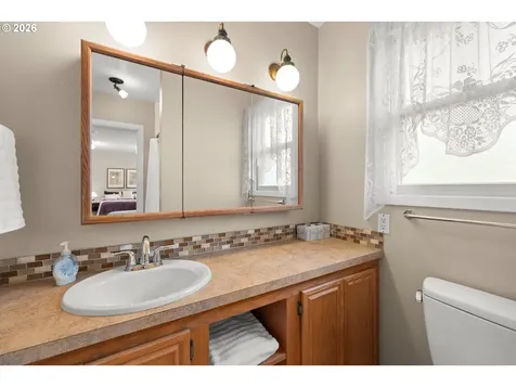 1831 NE 142nd Avenue Portland OR 97230