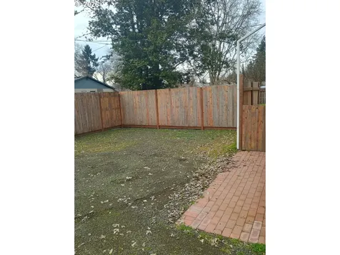 760 W Ballf Street Roseburg OR 97471