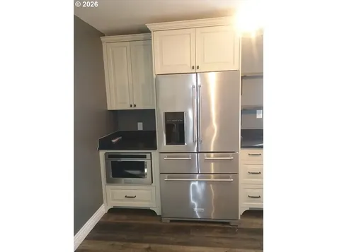 760 W Ballf Street Roseburg OR 97471