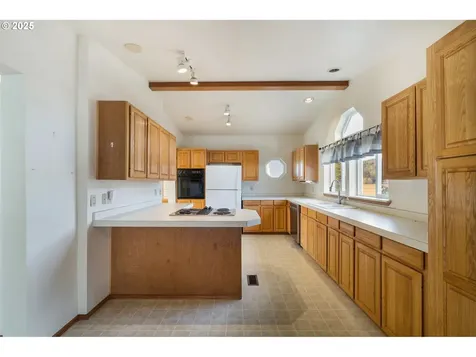 9776 S Prairie Road Tillamook OR 97141