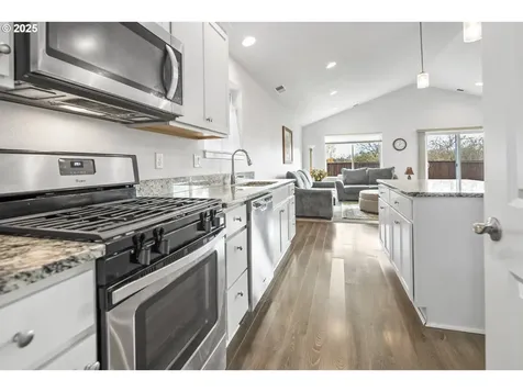 1871 SE Academy Street Dallas OR 97338