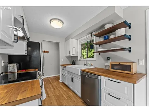 18070 SW Augusta Lane Beaverton OR 97003