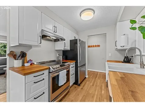 18070 SW Augusta Lane Beaverton OR 97003