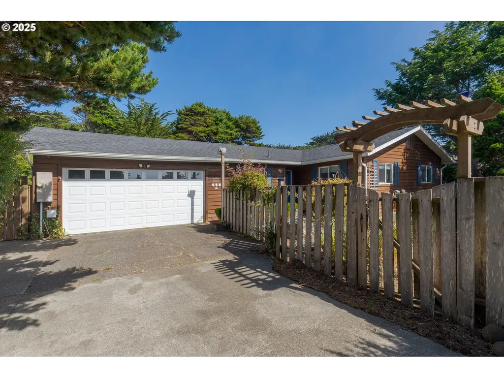 665 Edison Avenue SW Bandon OR 97411