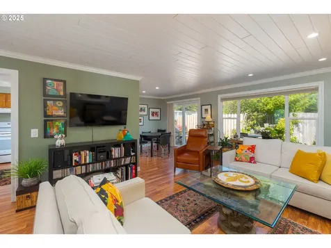 665 Edison Avenue SW Bandon OR 97411