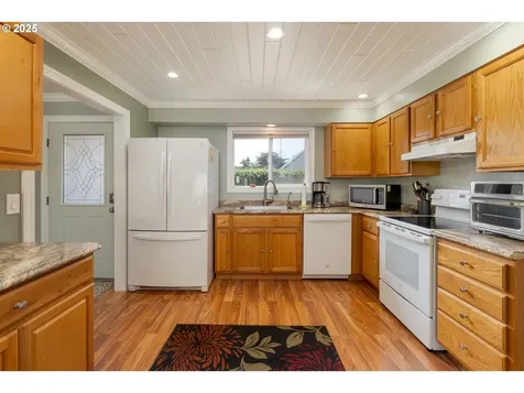 665 Edison Avenue SW Bandon OR 97411