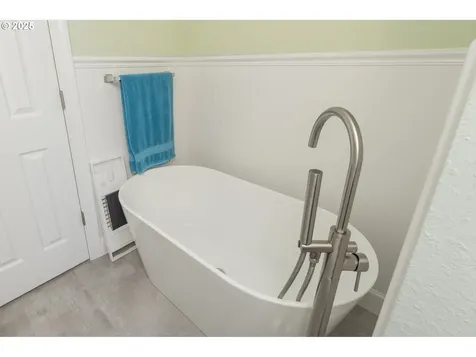 665 Edison Avenue SW Bandon OR 97411