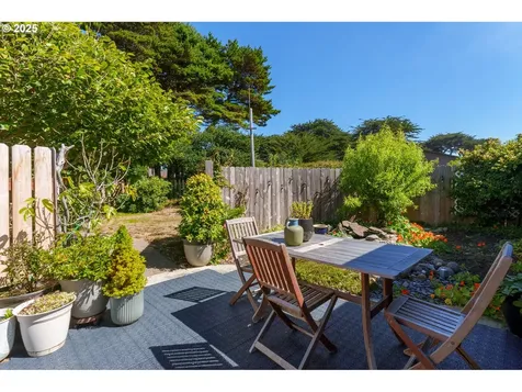 665 Edison Avenue SW Bandon OR 97411