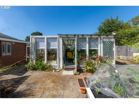 665 Edison Avenue SW Bandon OR 97411