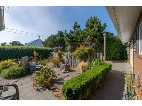 665 Edison Avenue SW Bandon OR 97411