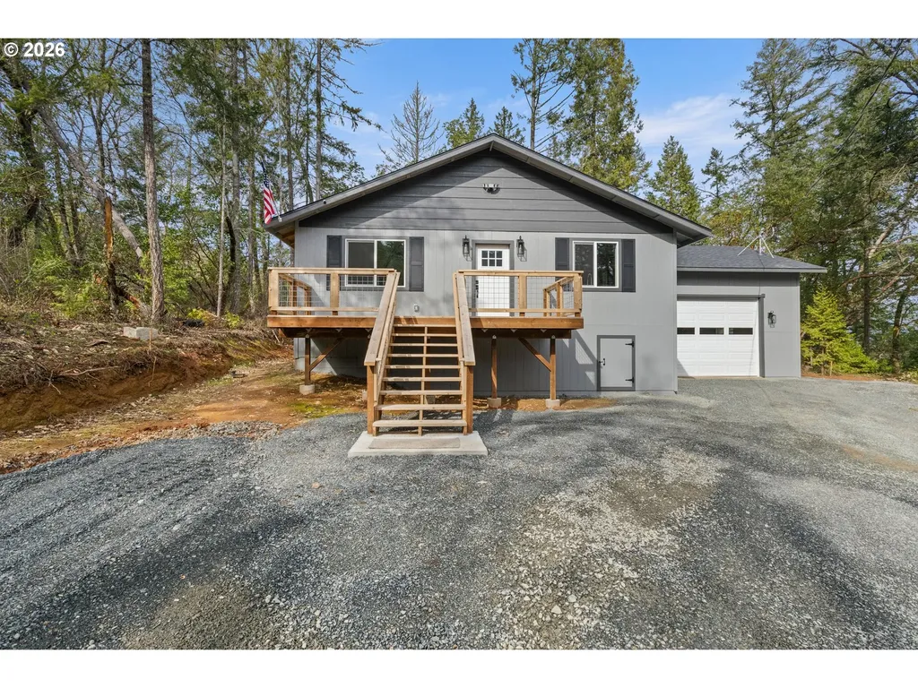 536 Annis Street Canyonville OR 97417
