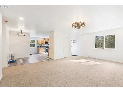 536 Annis Street Canyonville OR 97417