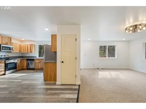 536 Annis Street Canyonville OR 97417
