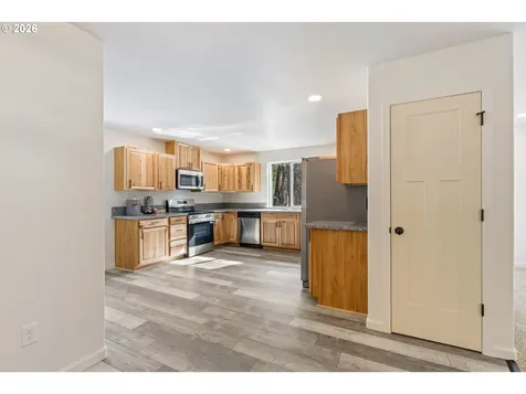 536 Annis Street Canyonville OR 97417