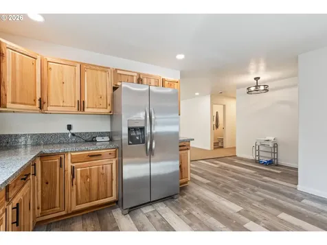 536 Annis Street Canyonville OR 97417
