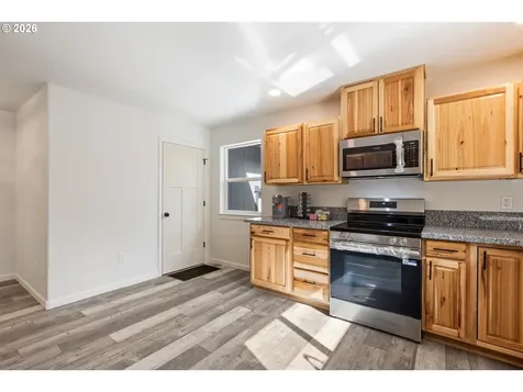 536 Annis Street Canyonville OR 97417