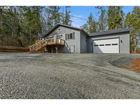 536 Annis Street Canyonville OR 97417