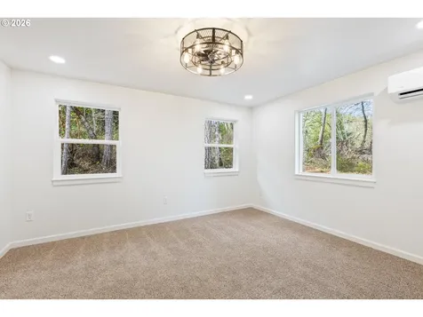 536 Annis Street Canyonville OR 97417